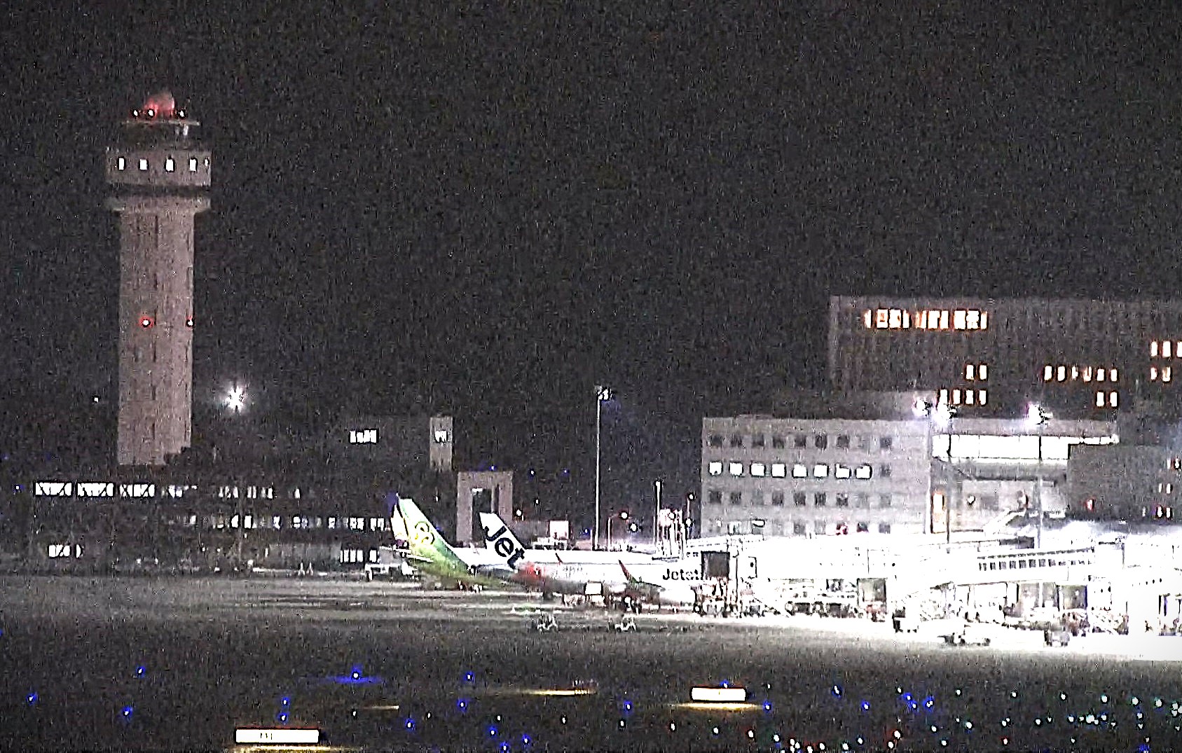 新千歳空港(30日午後7時30分ごろ)