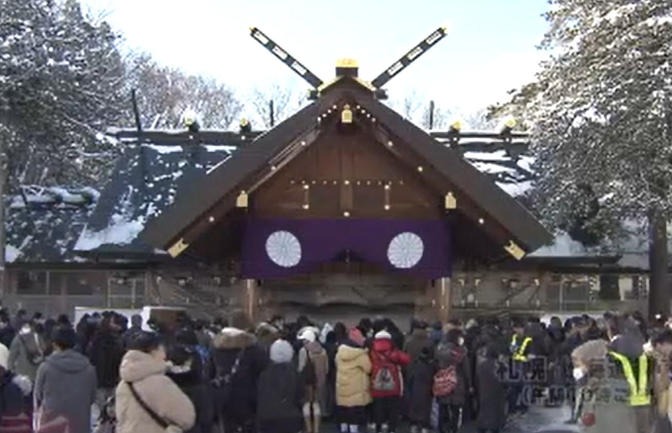 北海道神宮は多くの参拝客でにぎわう(札幌市)