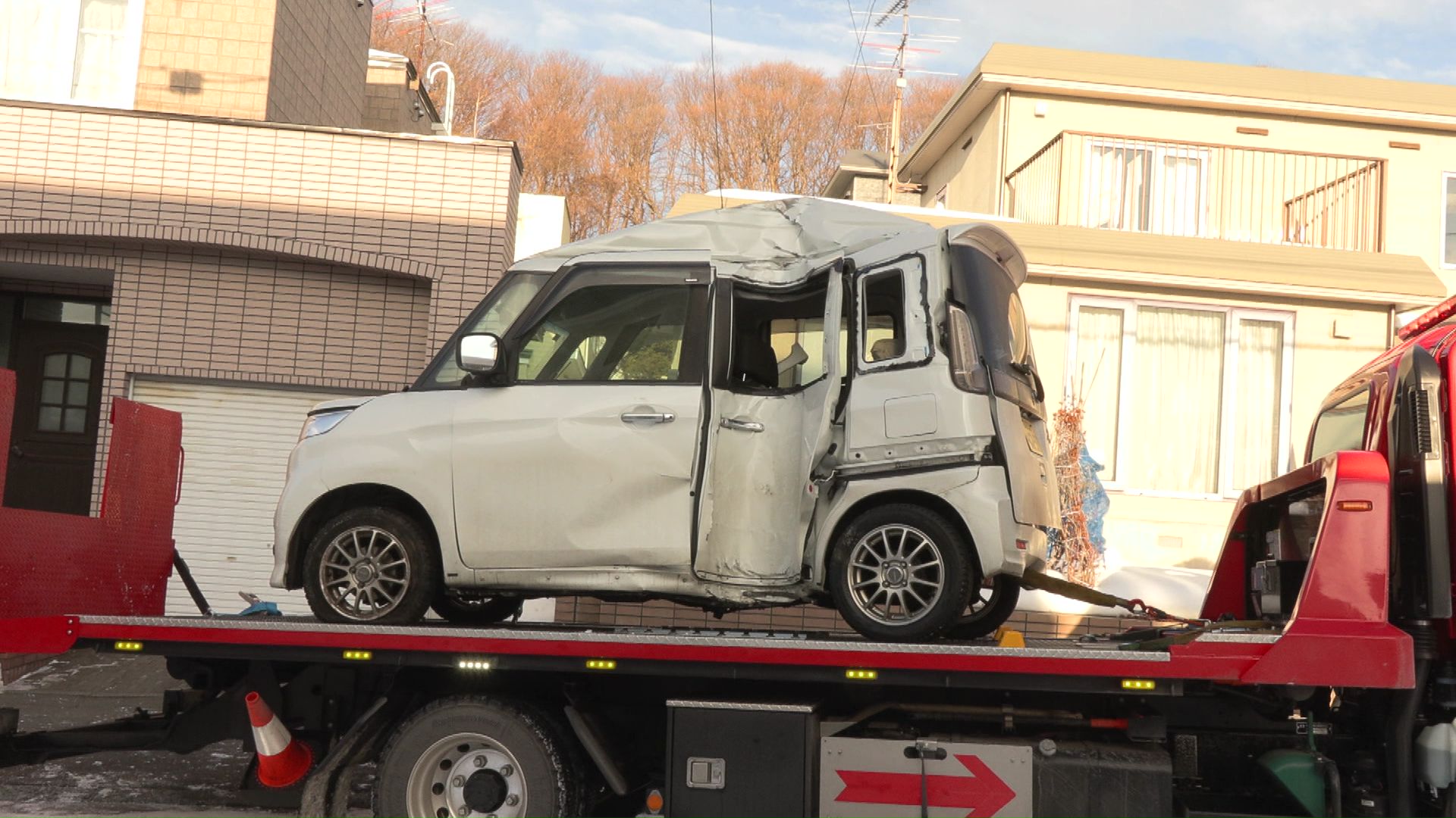 衝突した軽乗用車