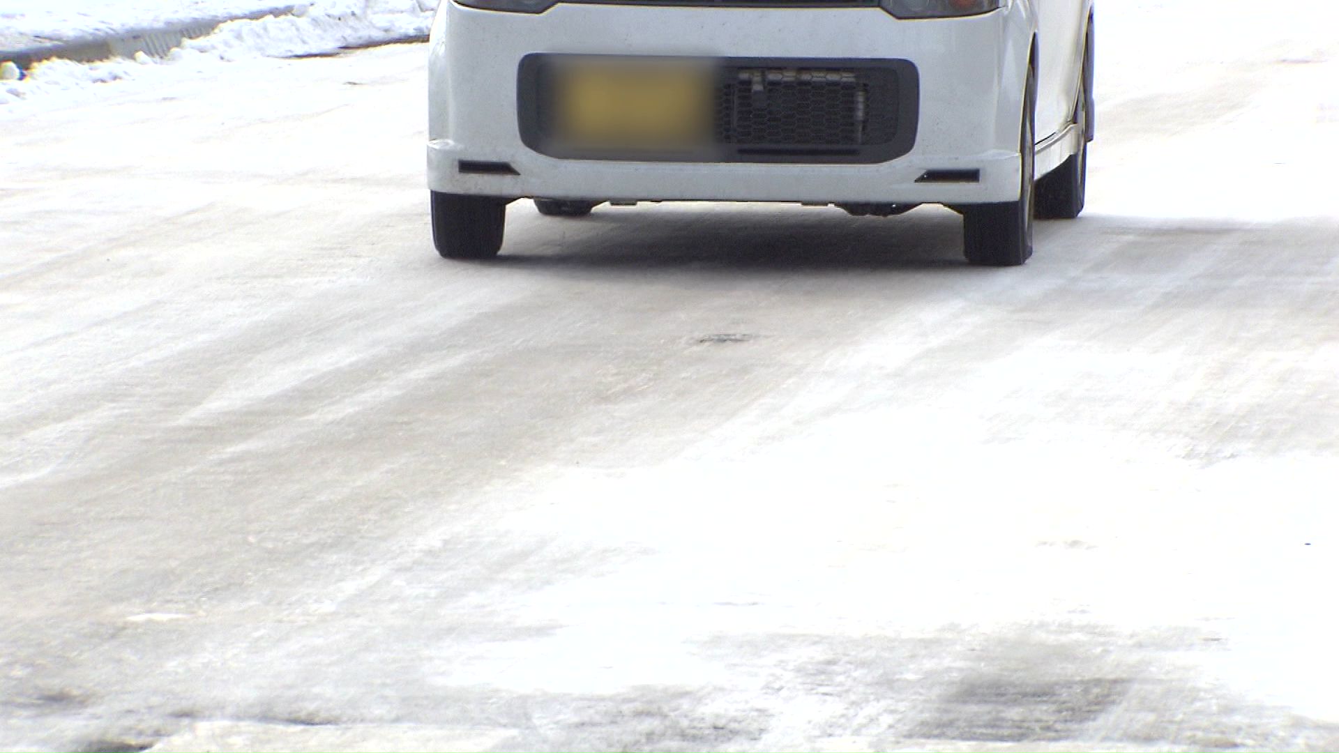 “ツルツル路面”に注意