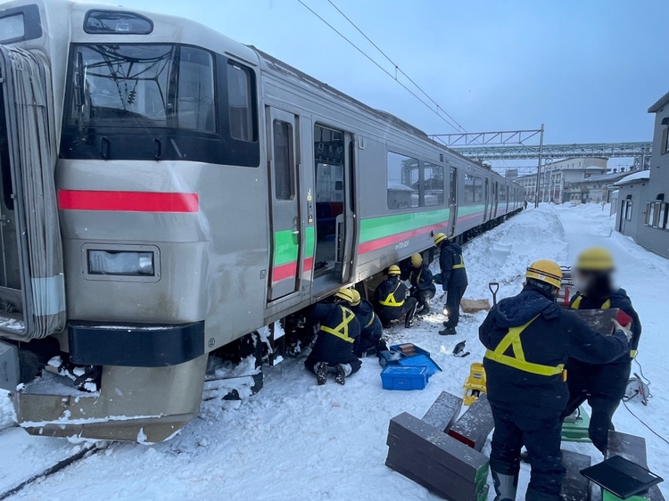 脱線した車両（提供：JR北海道）