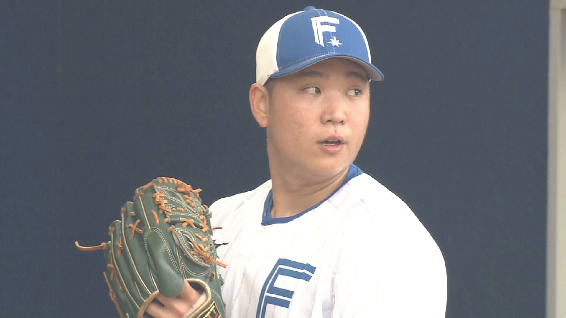 初めてブルペン入りした 古林睿煬（グーリン・ルェヤン）投手