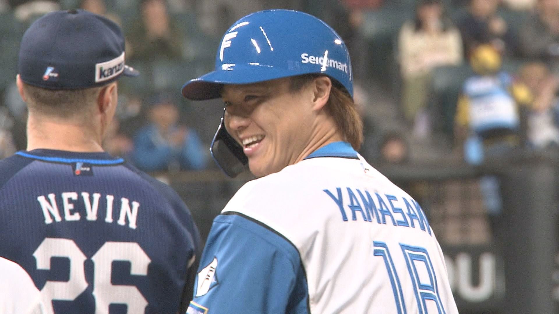 3打数1安打に笑顔の山崎福也