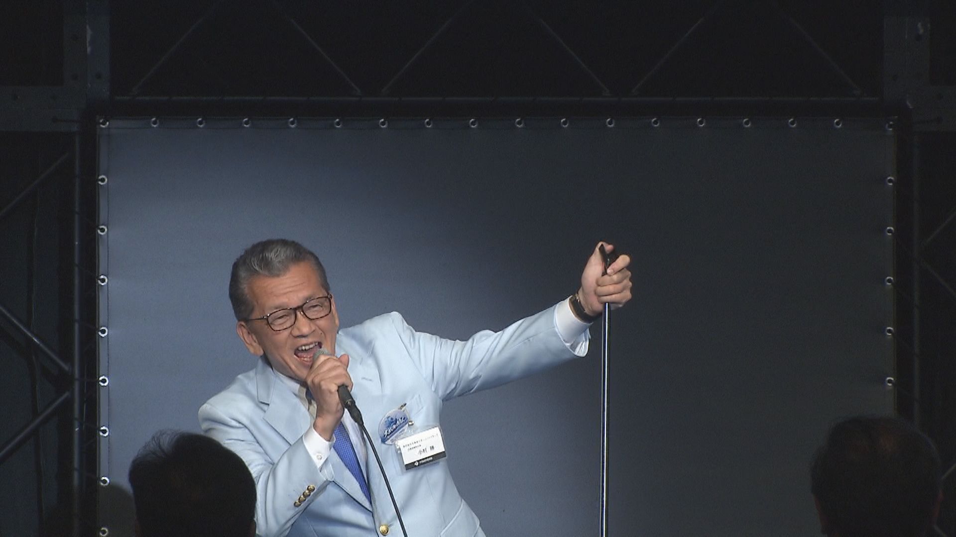 今月7日に行われた2025シーズン開幕パーティで挨拶をする小村社長