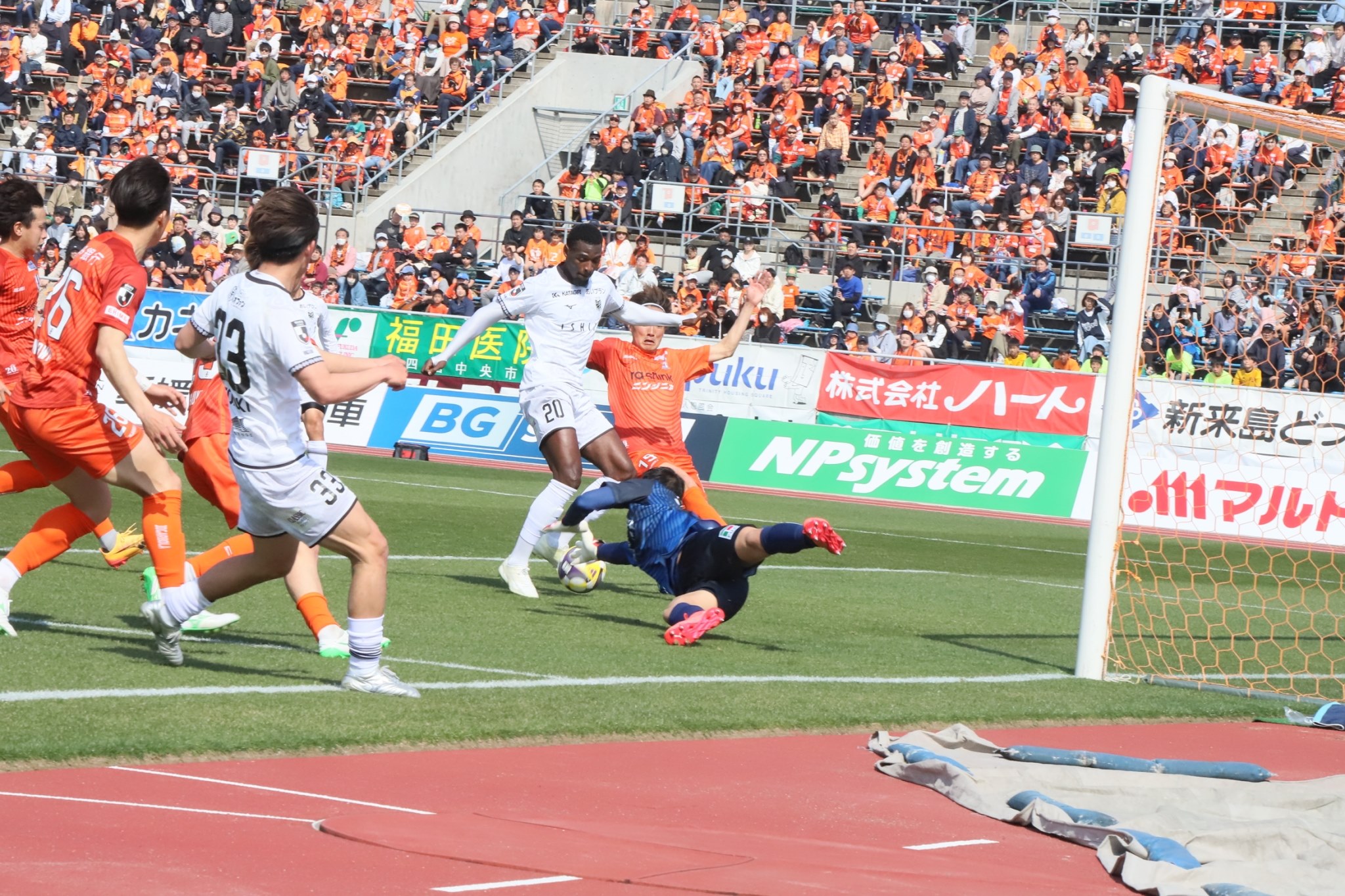 同点ゴールのアマドゥ・バカヨコ選手 提供 北海道コンサドーレ札幌