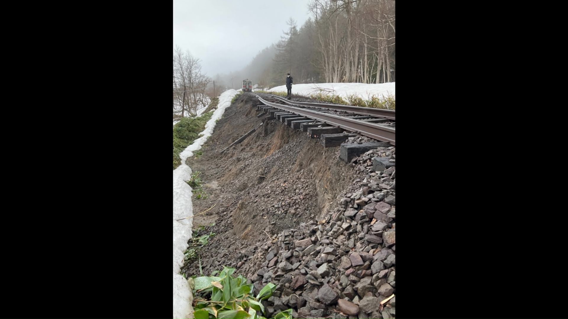 枕木が宙に浮いた状態に（提供：JR北海道）