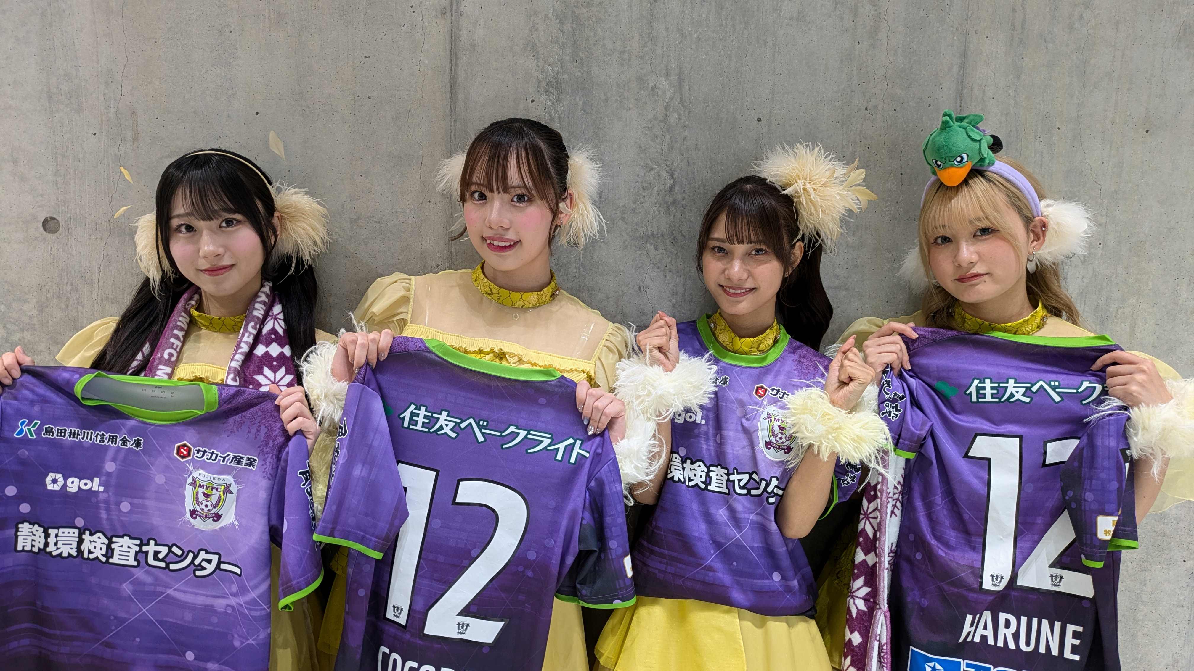 fishbowl 右から木村日音さん、齋藤ザーラチャヒヨニさん、佐佐木一心さん、大白桃子さん