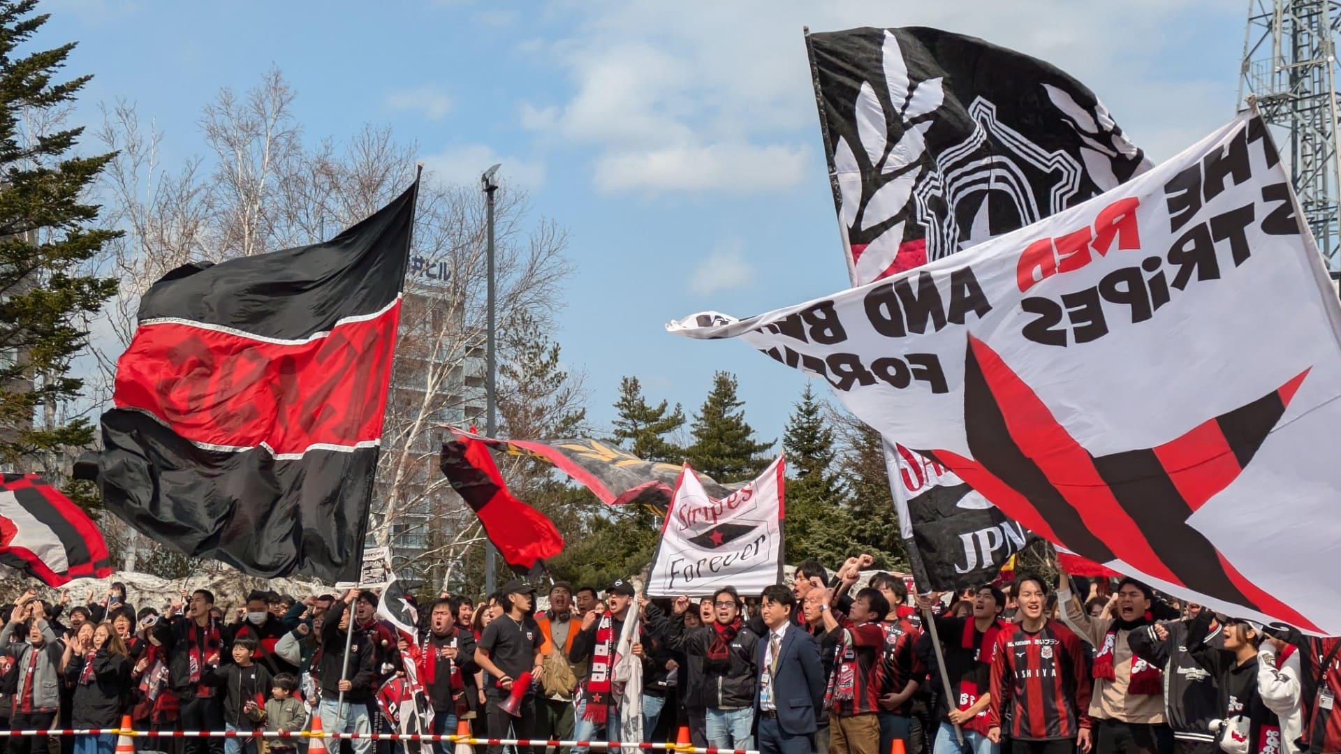 大和ハウスプレミストドームには10,566人のサポーターが詰めかけた