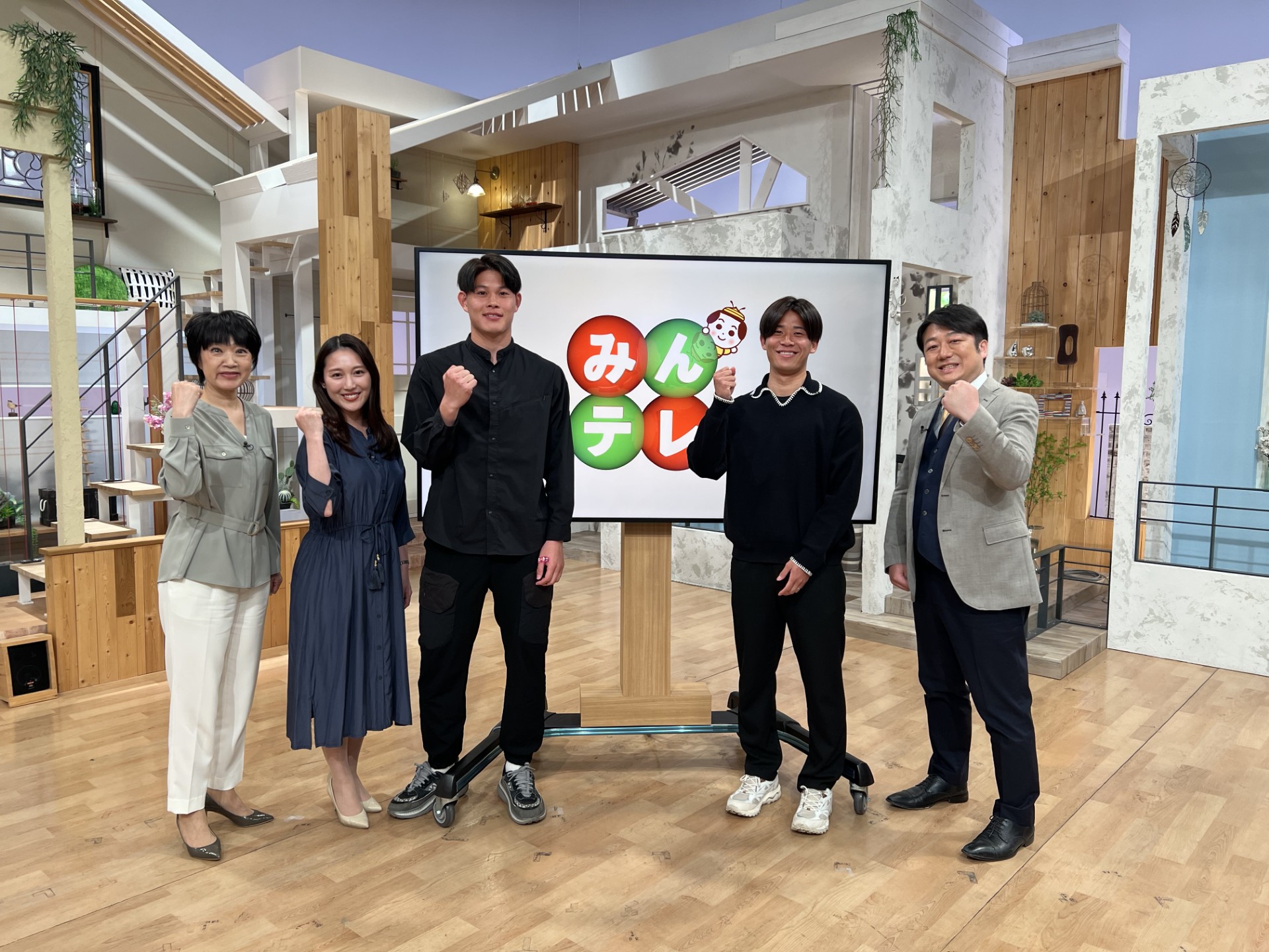 近藤友喜選手と中島大嘉選手と記念撮影