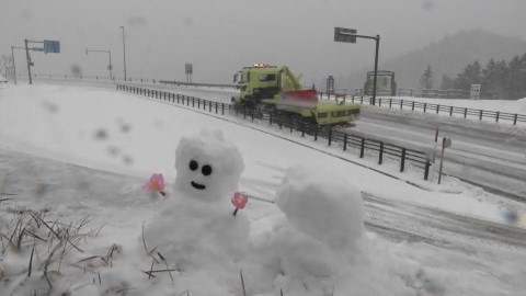 午後にかけても雪予想　峠越えなど注意を