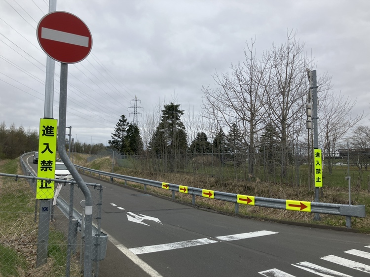 高齢の女性が侵入したとみられる道東道釧路中央IC出口（北海道釧路市）