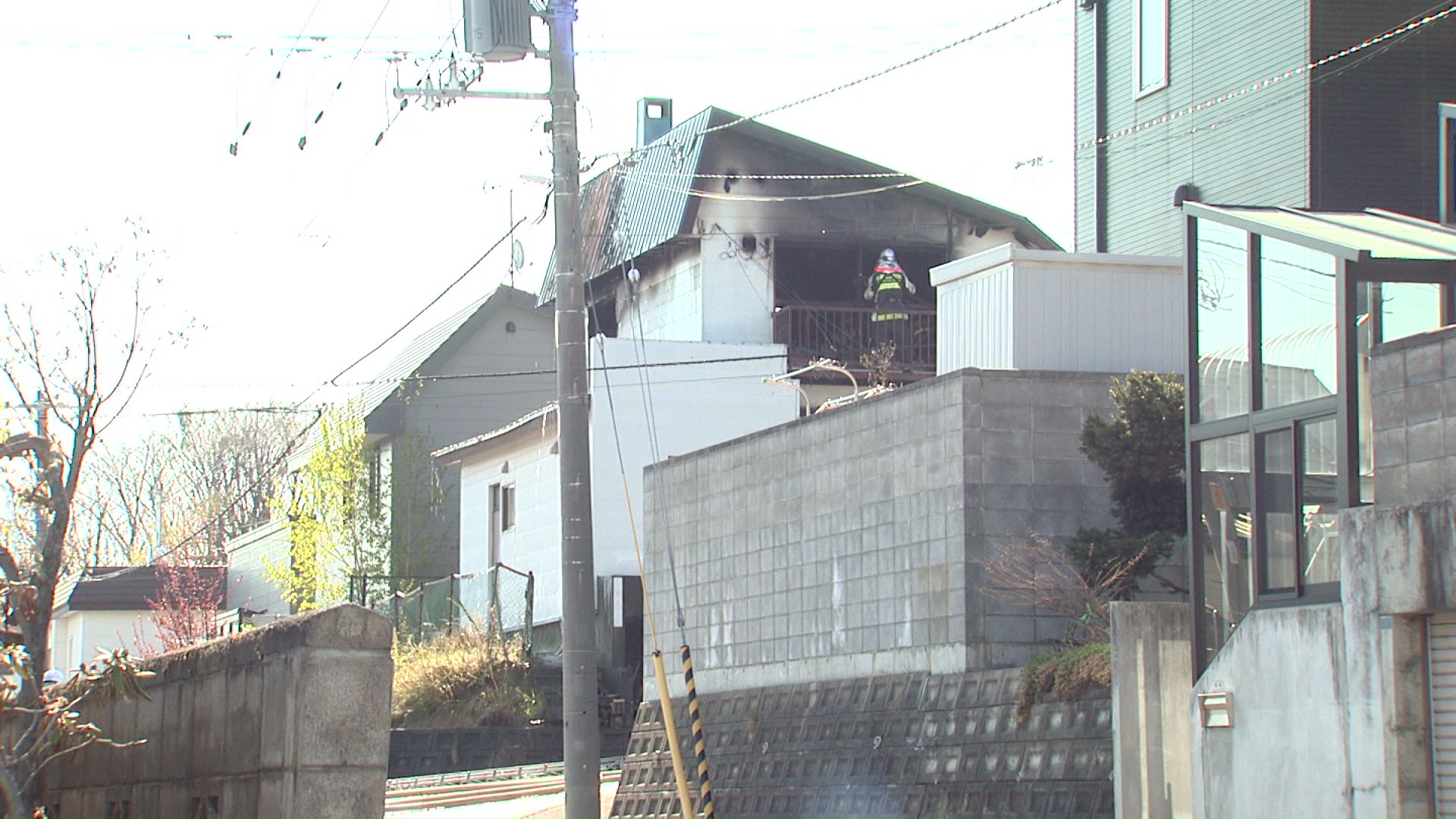 病院へ搬送された女性2人は意識あり