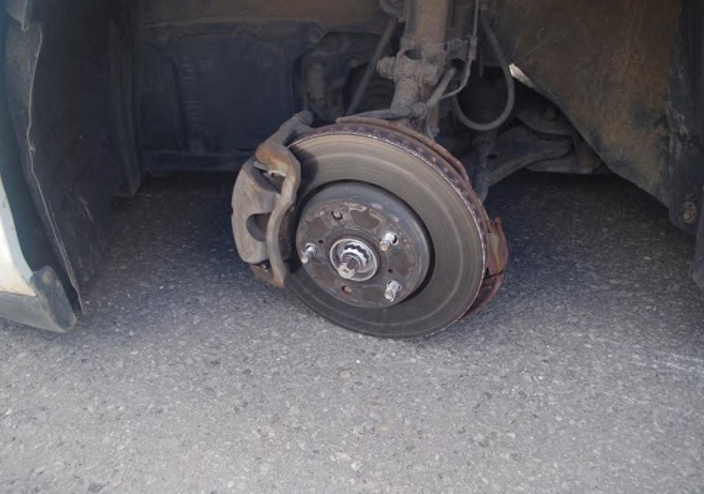 「左側」のタイヤ脱落が多い(写真提供:道警)