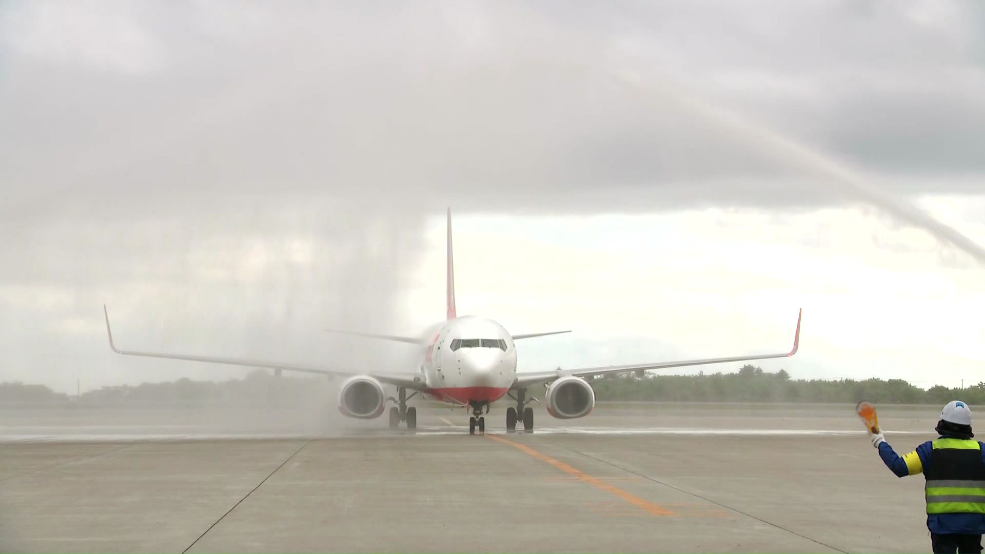 仁川からの便が函館空港に到着