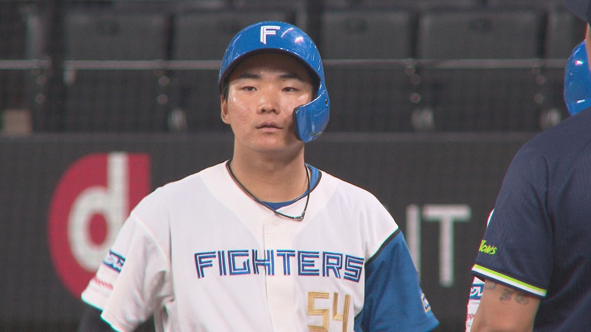 ヒットで出塁する山縣選手