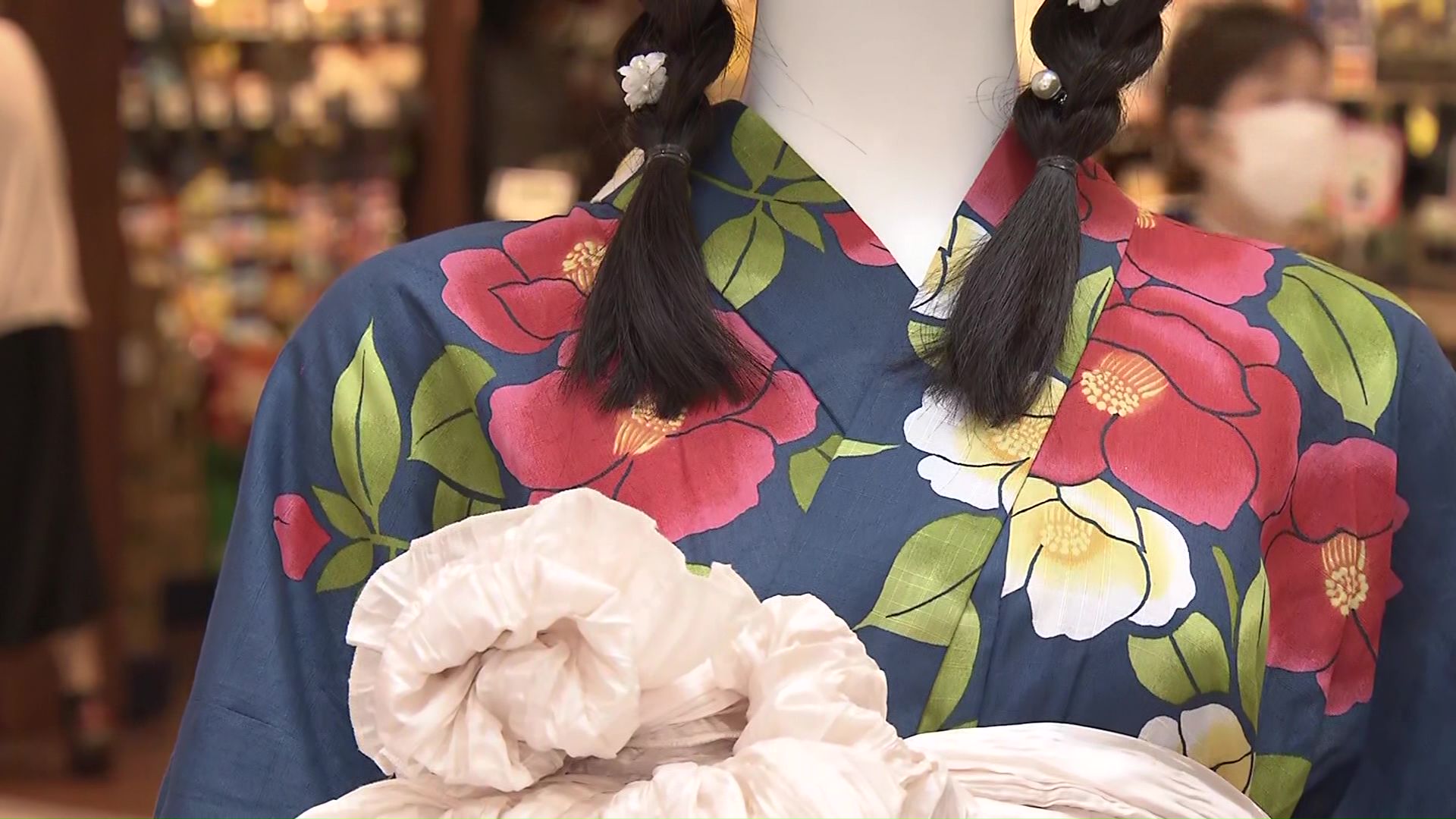 今年のトレンドは大きな柄の浴衣