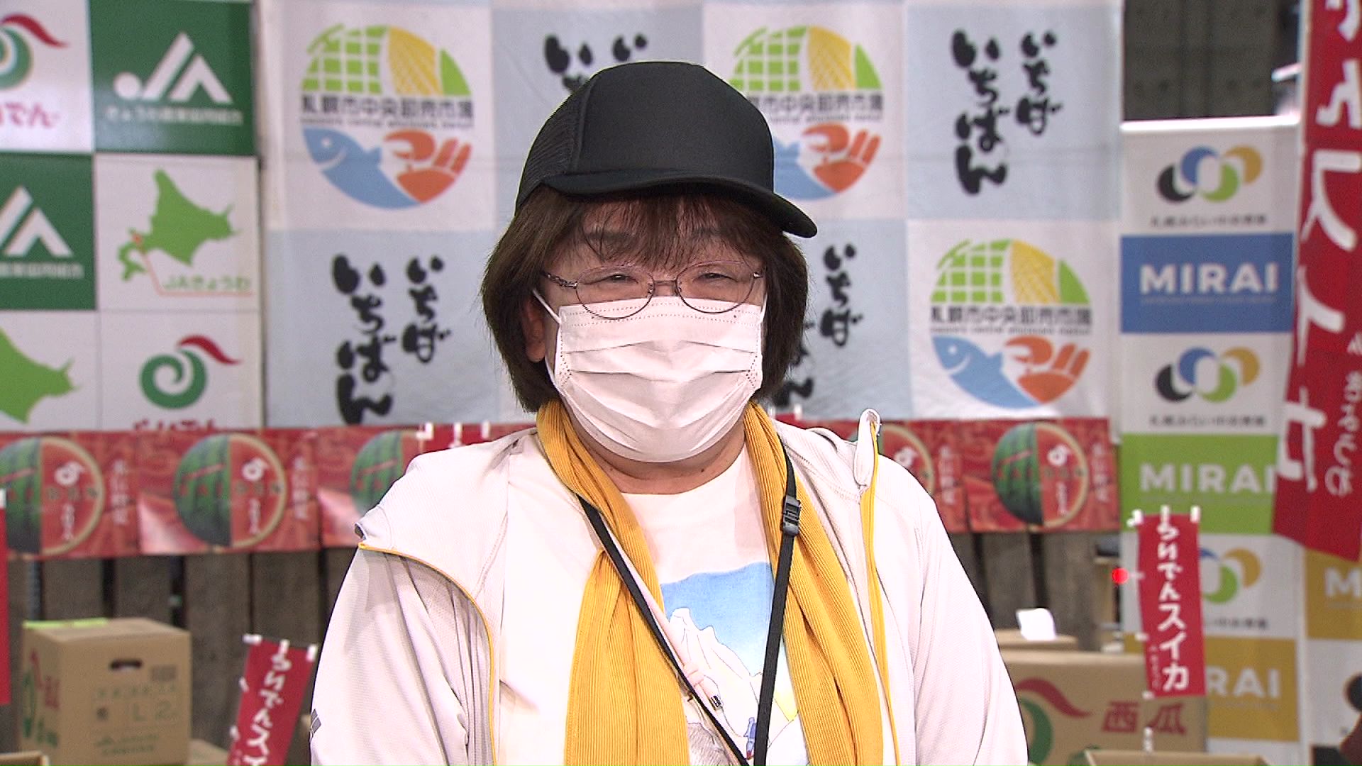 らいでんスイカを競り落とした大佐賀 照美さん