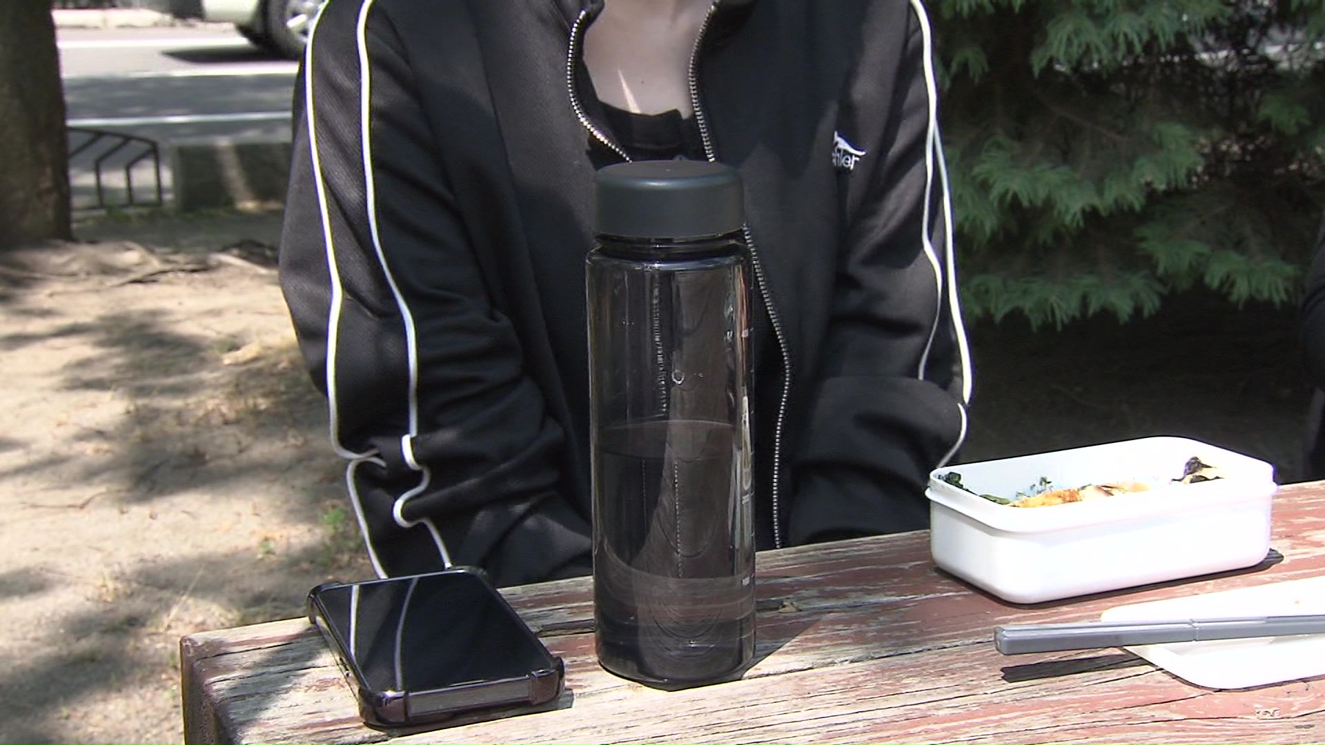 札幌市内ではマイボトルを持ち歩く人が多く見られた