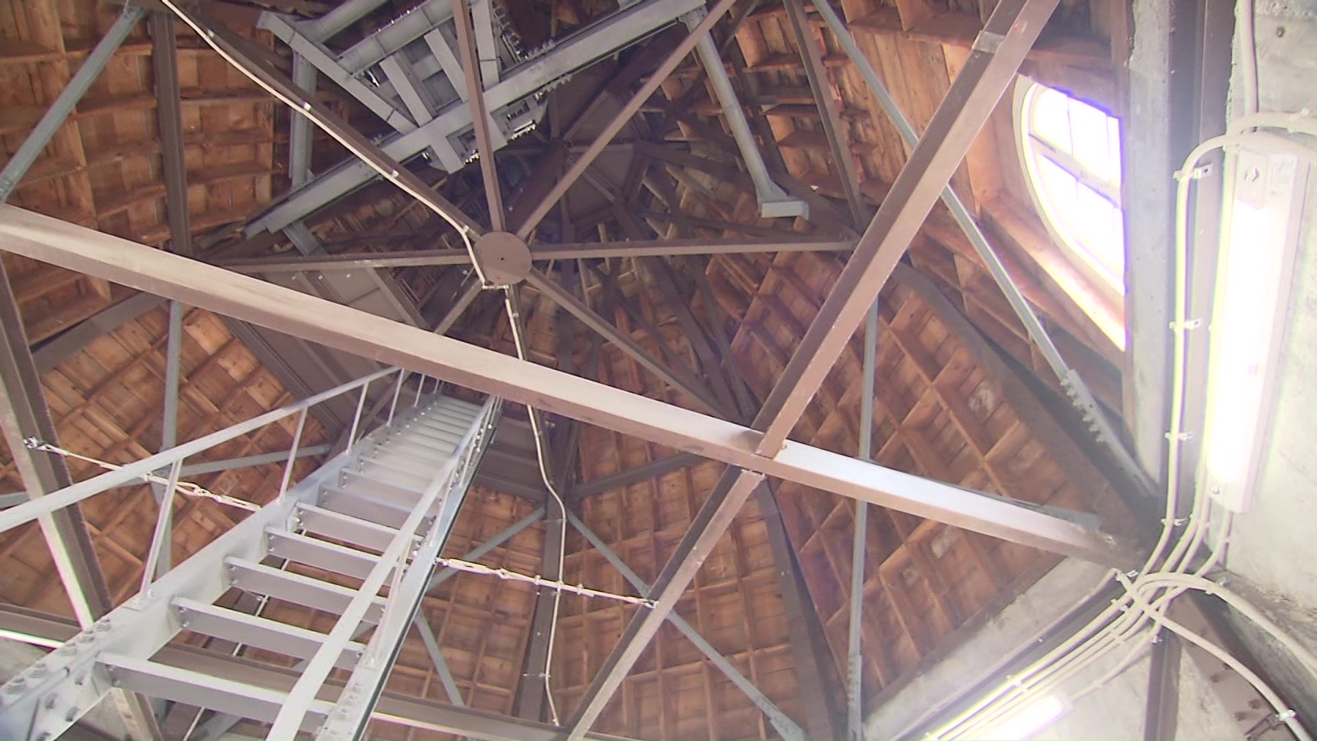 内部にやわらかい光が入り込む