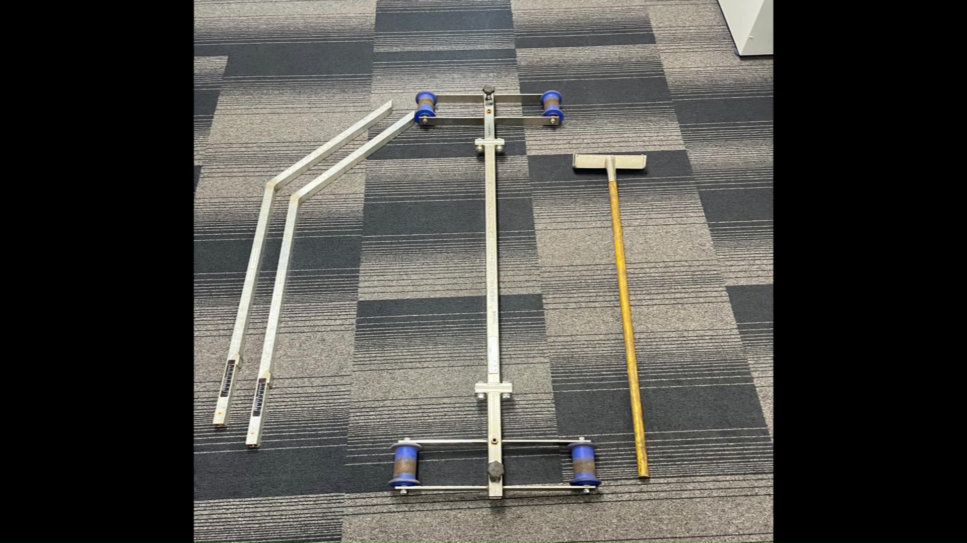 接触した「建築限界測定器」（提供：JR北海道）