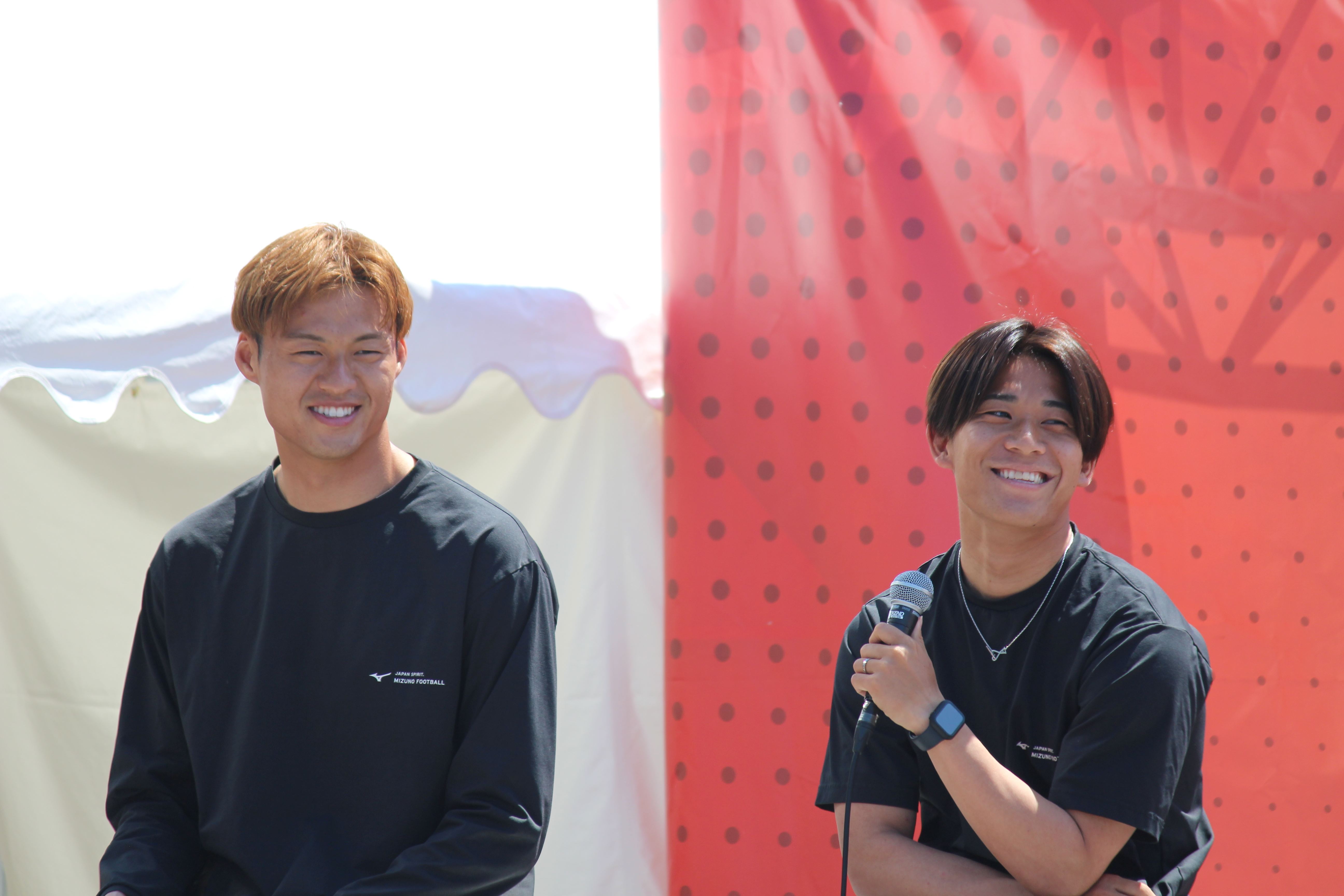 中野小次郎選手(左)と近藤友喜選手(右)