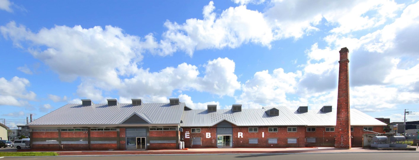 赤レンガの工場をリノベーションした複合商業施設「EBRI]