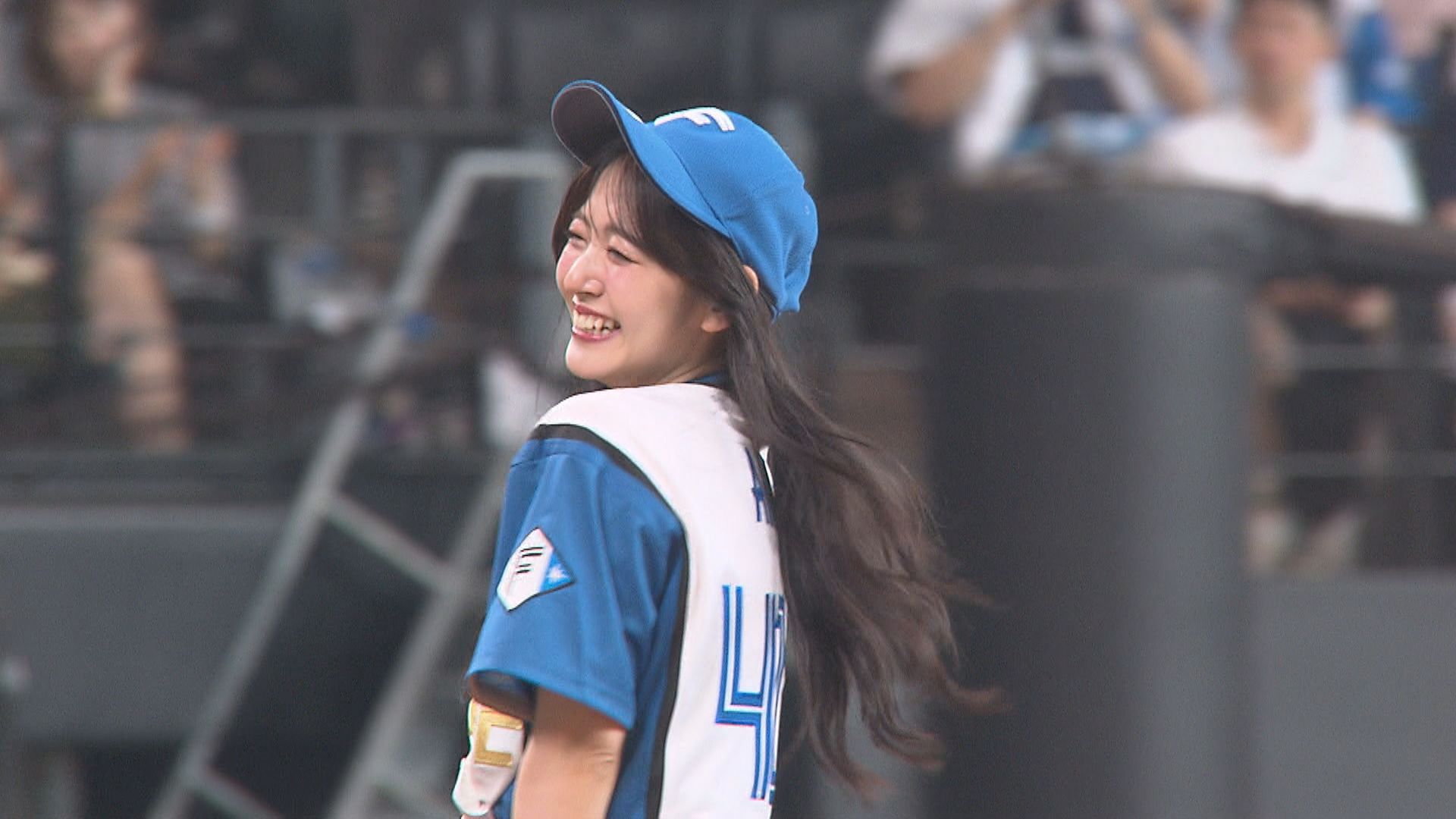 エスコンフィールドをかわいいで魅了した鈴木愛里さん