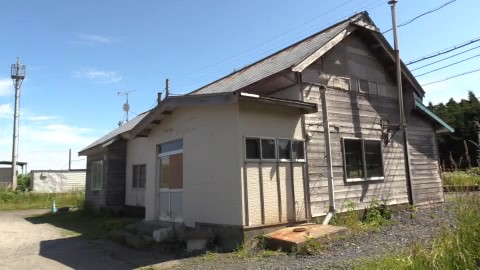 現在の抜海駅舎