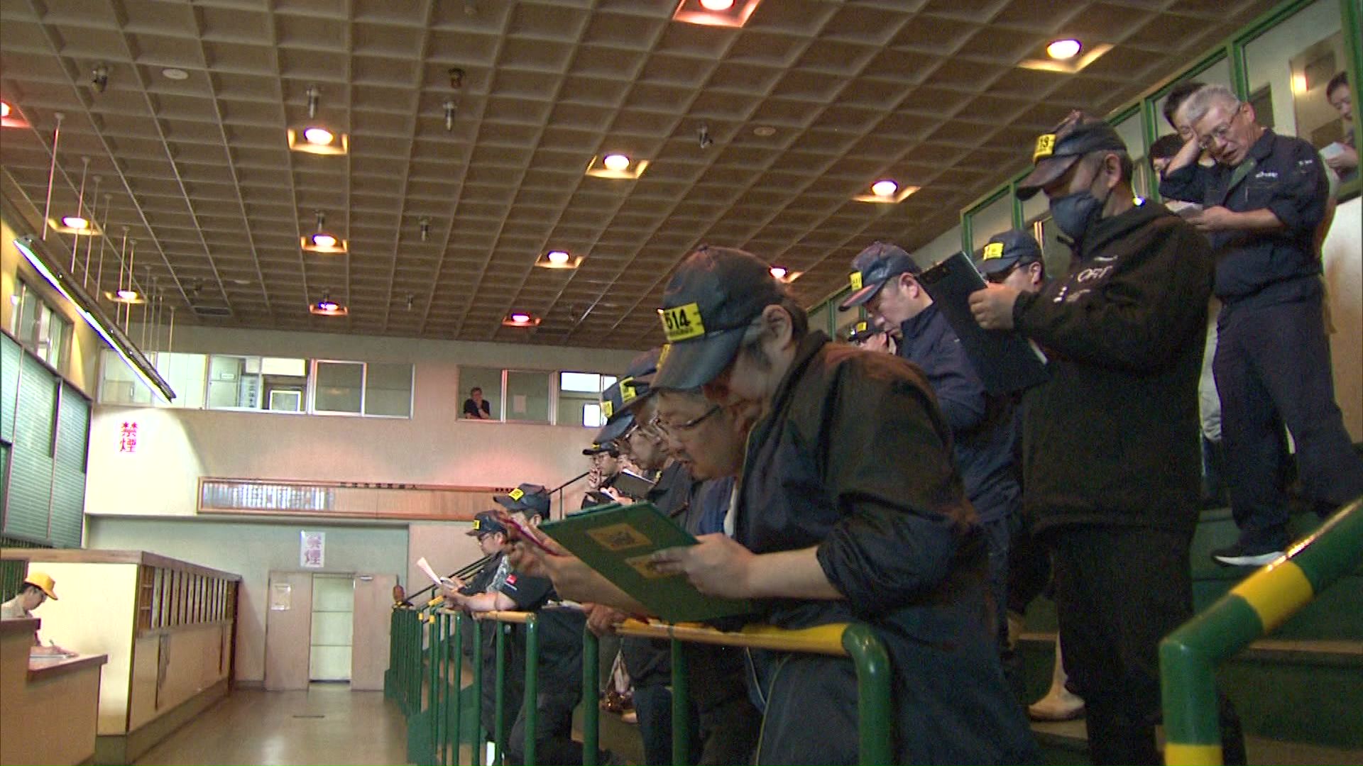 威勢の良い声が飛び交った