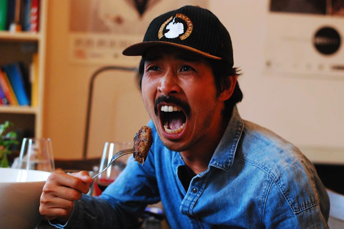 １年半かけて海外をめぐり、各地の家庭で食事を体験した