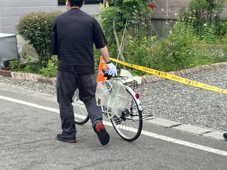 襲われた新聞配達員の男性が乗っていた自転車