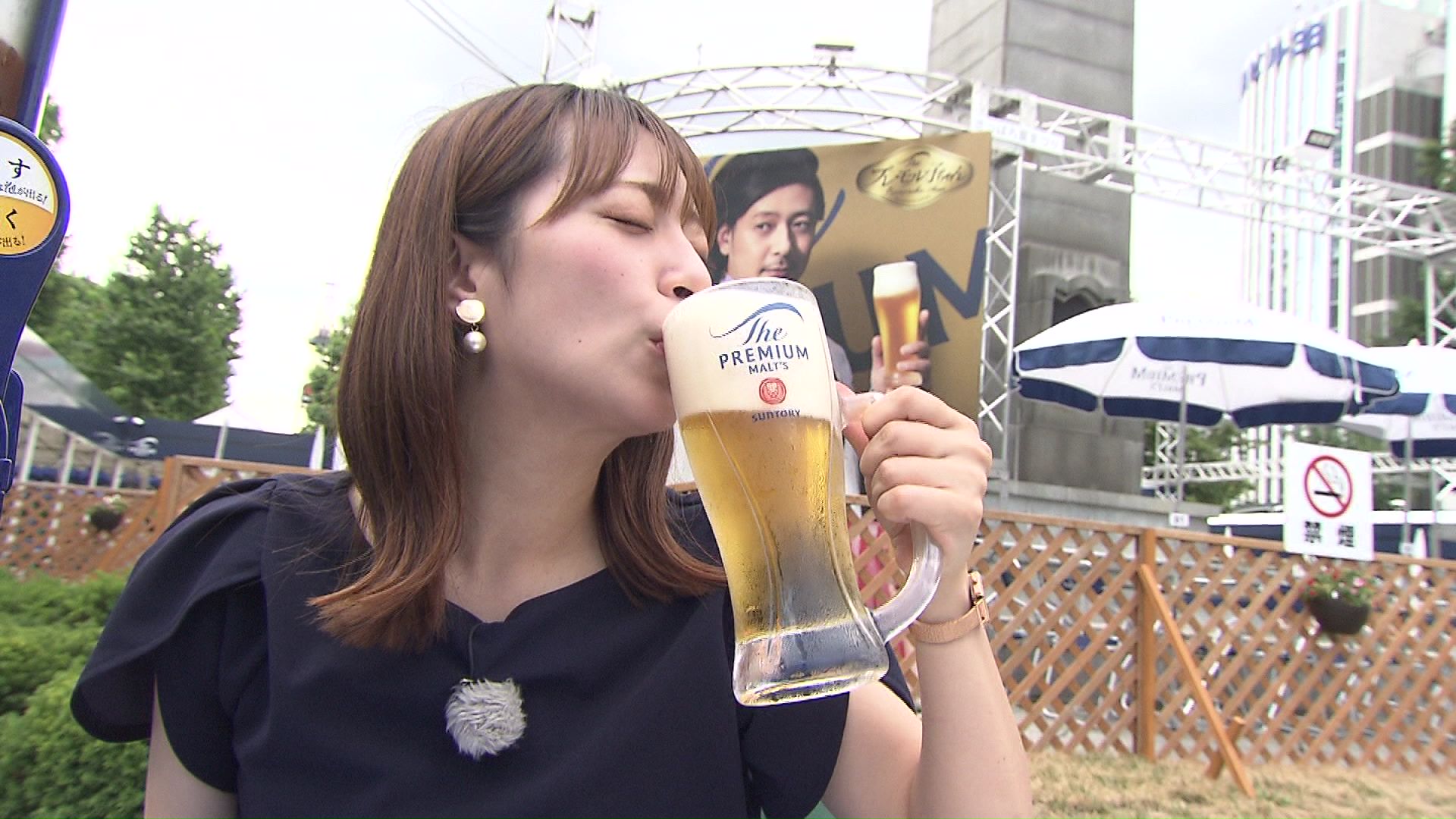 ビールを飲む糸口キャスター