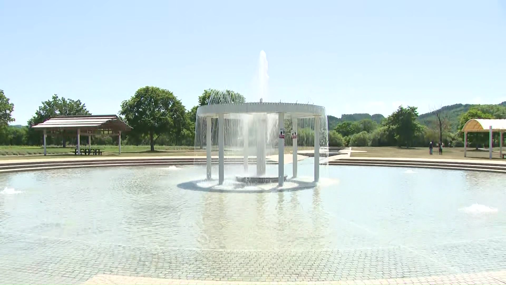 あまりの暑さで誰もいない北見市の公園