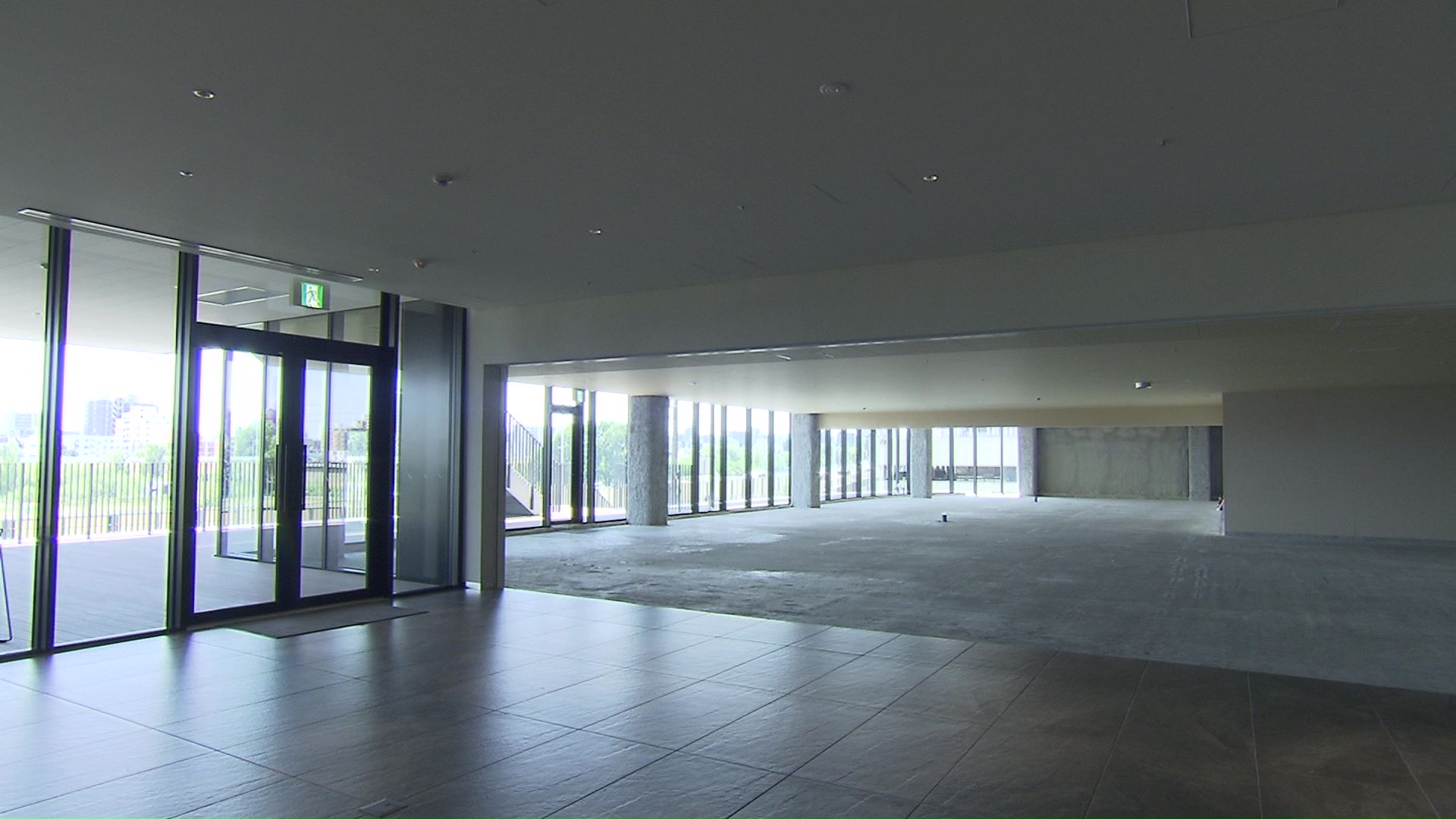 コンビニ・ジム・ホテルなどが入居予定