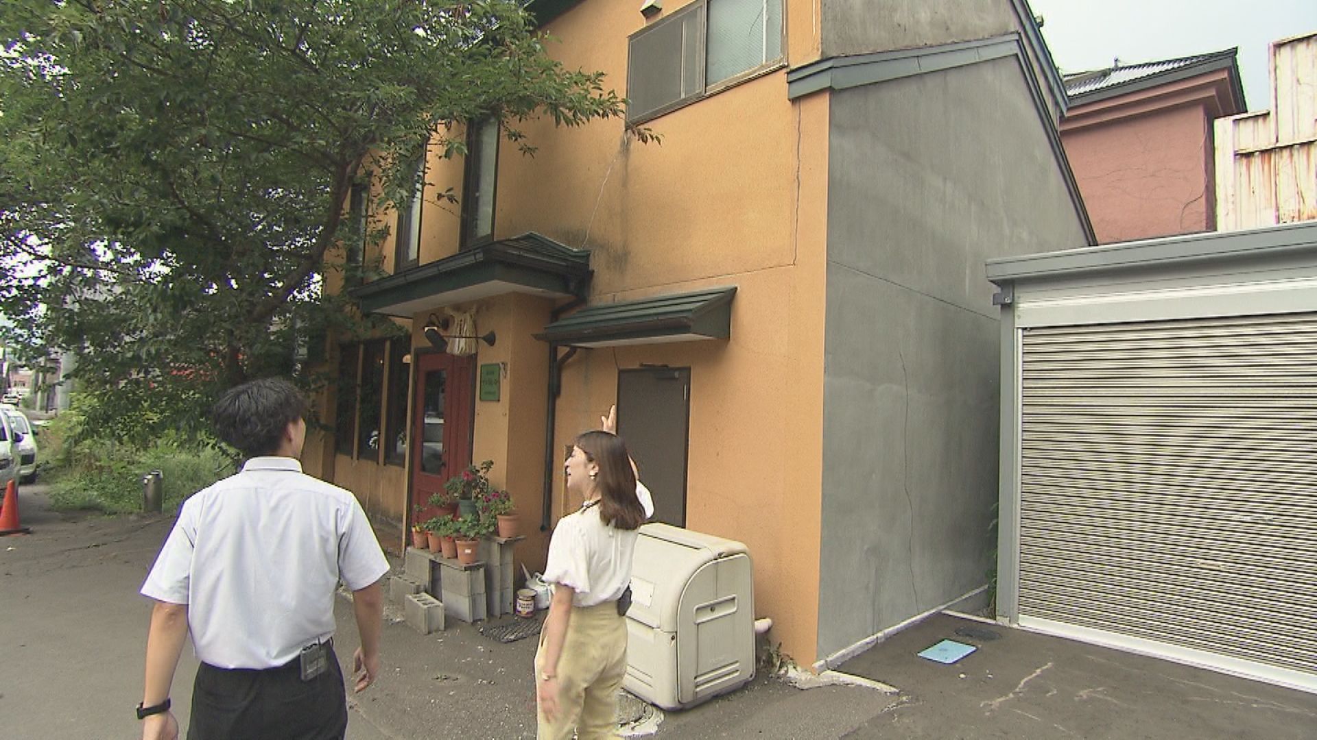 旧倉庫群裏手にある洋食店