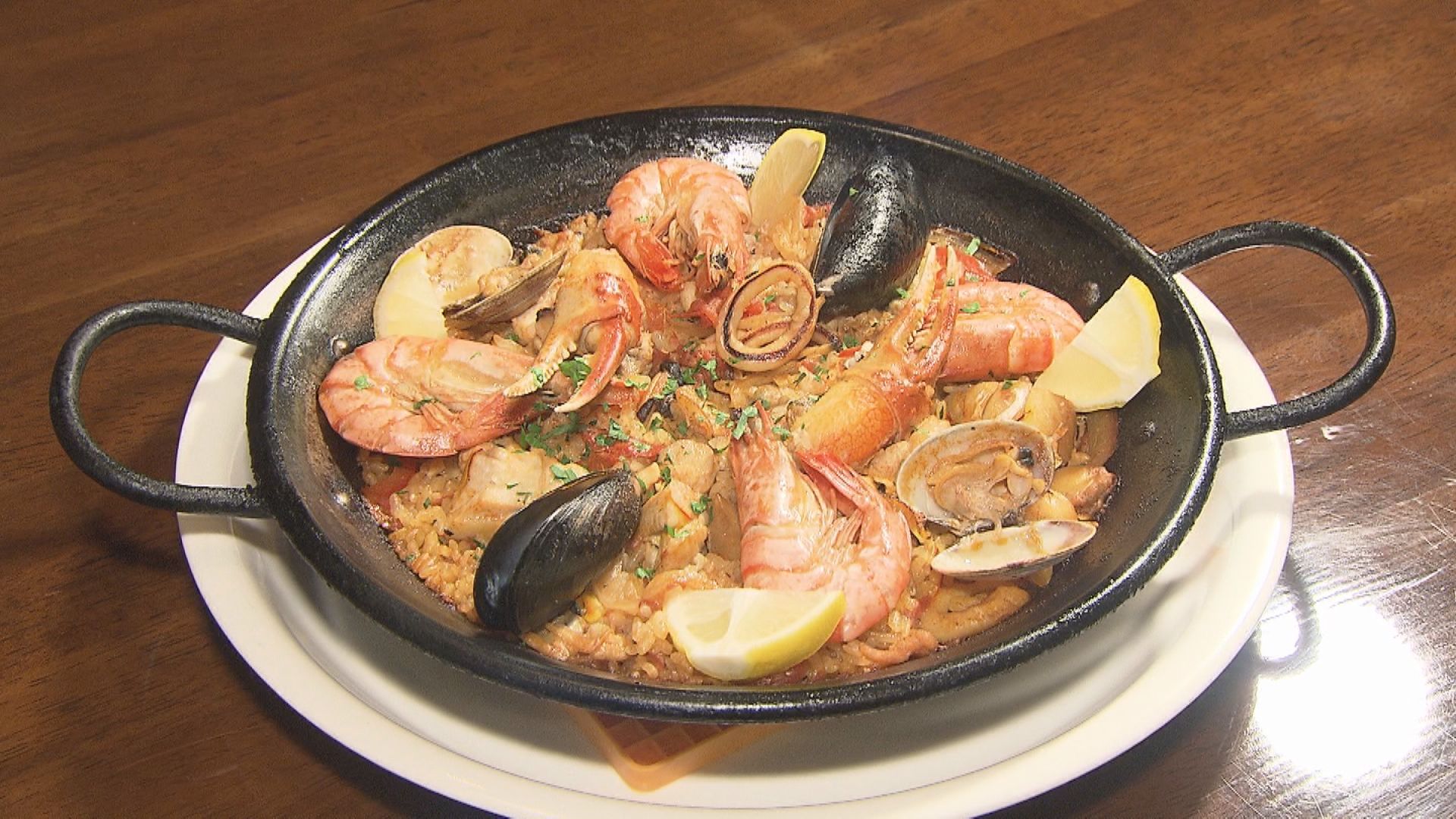 海産物がぎっしりのったパエリア