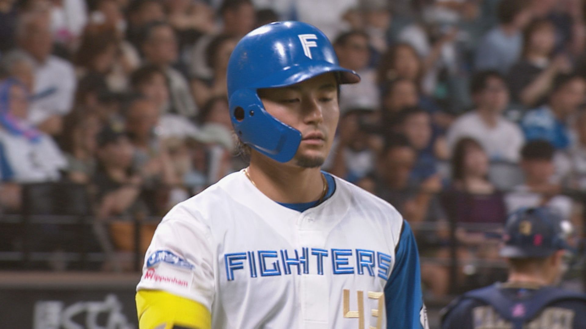 満塁のチャンスで見逃し三振に倒れた水野達稀選手(25)