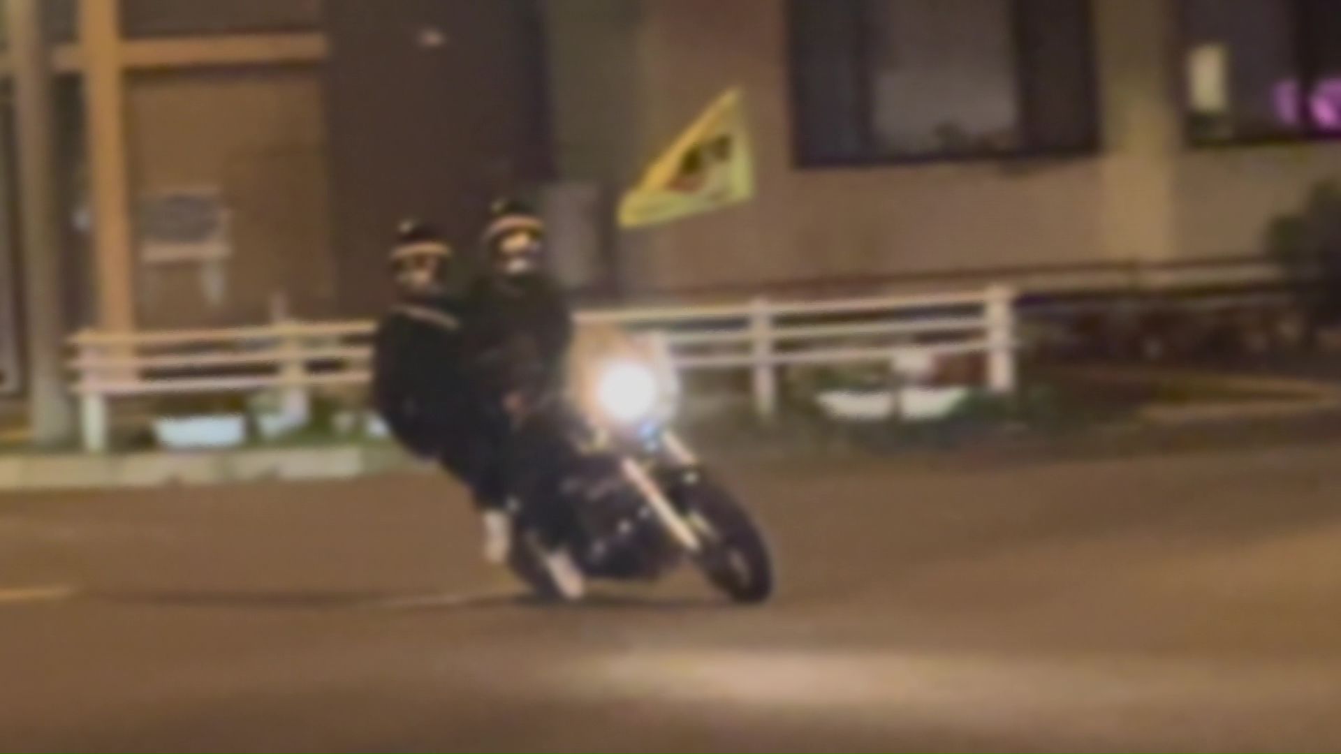 複数のバイクが危険運転(提供:視聴者)