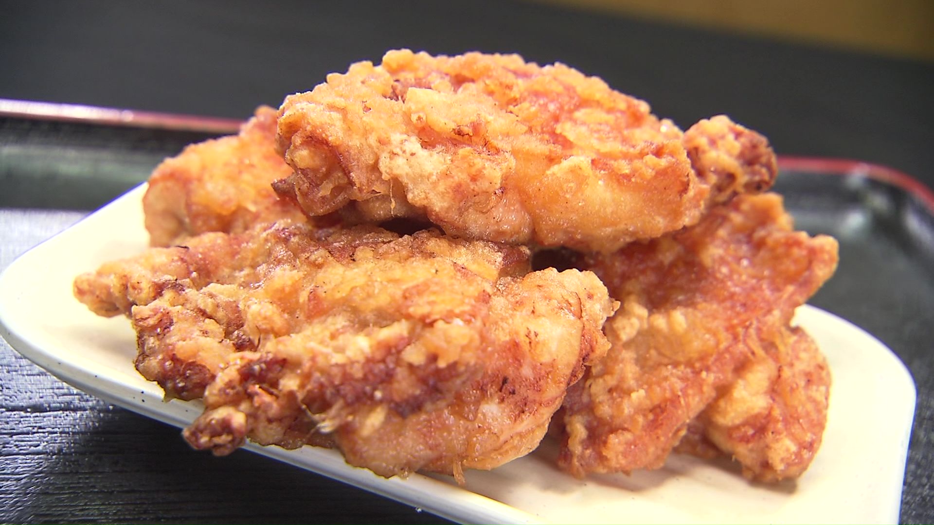 大きな鶏肉のから揚げ“ザンギ”が名物