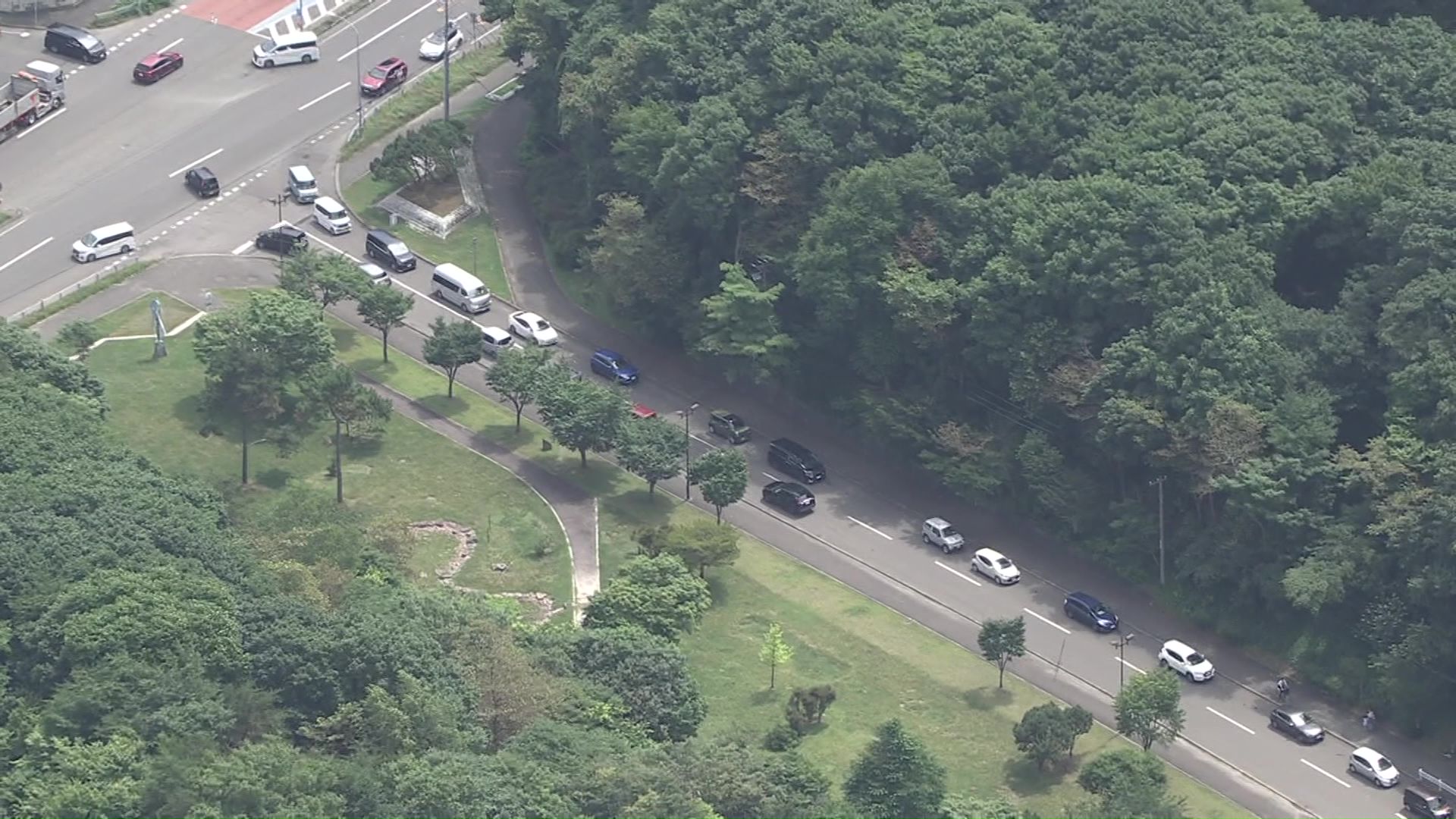 緑ヶ丘公園付近は大渋滞に