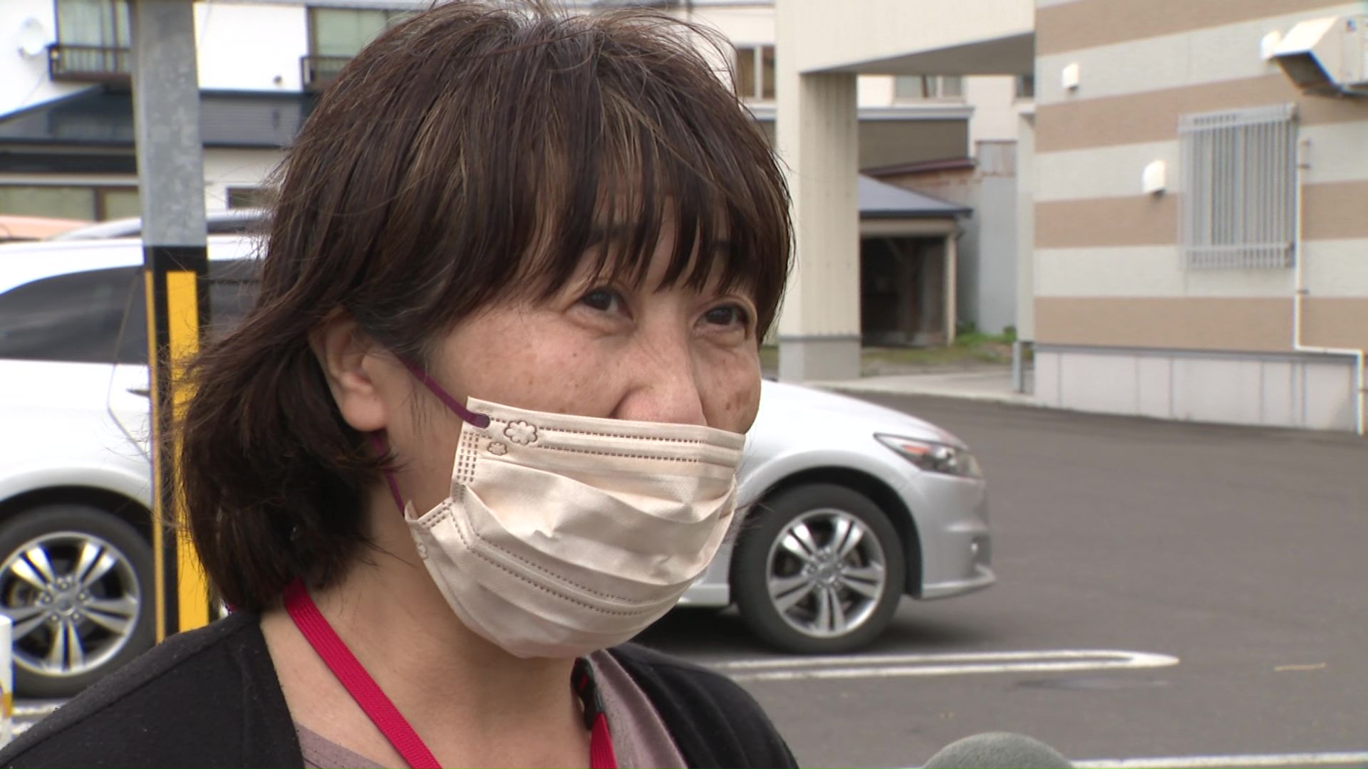 緑ヶ丘公園に車で避難した市民