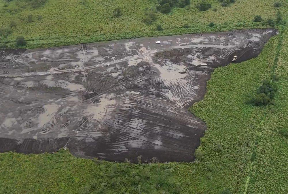 建設現場の様子（提供：猛禽類医学研究所）