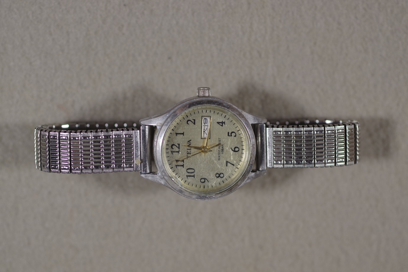 女性が付けていた時計