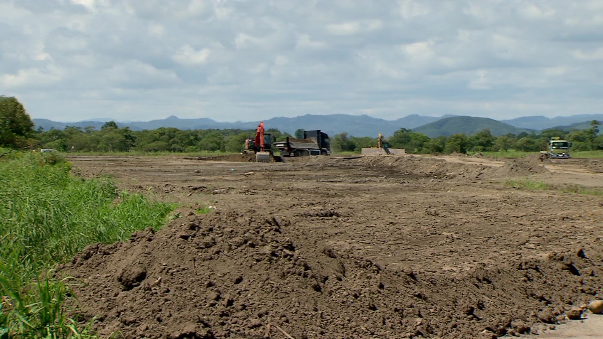メガソーラーの建設が着々と進む