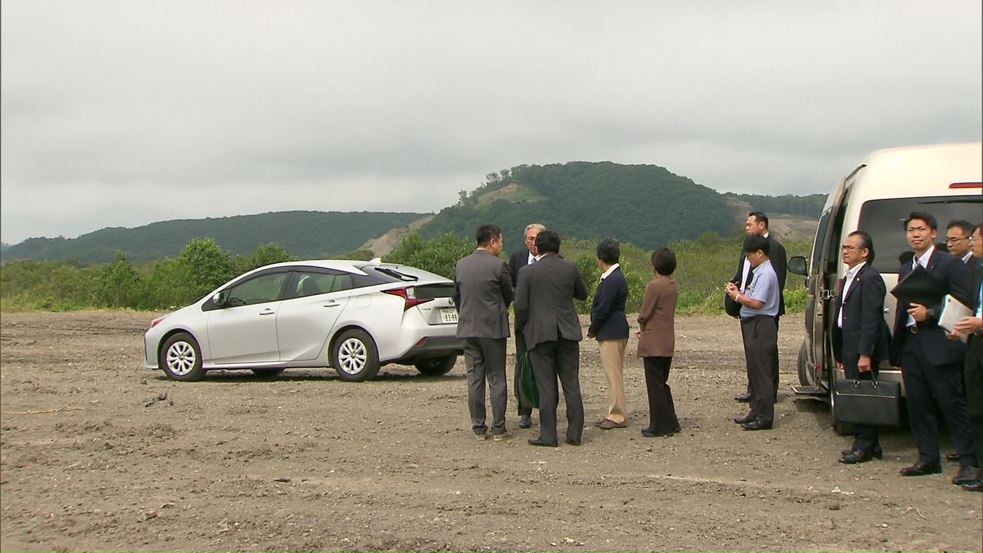 建設現場を視察