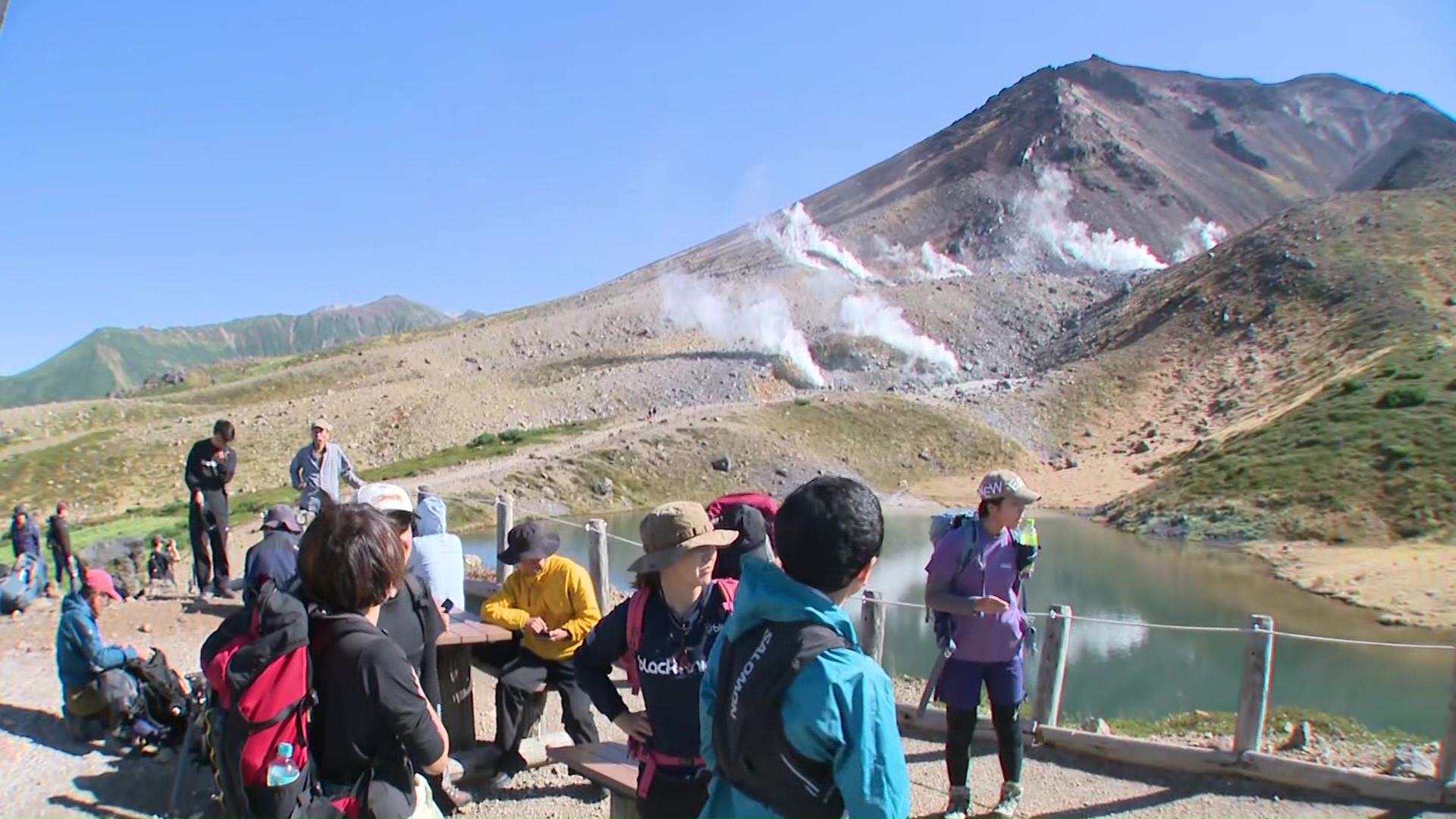 多くの観光客が