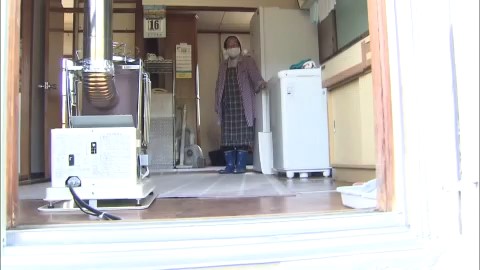 クマがガラスを破り押し入った現場（16日）