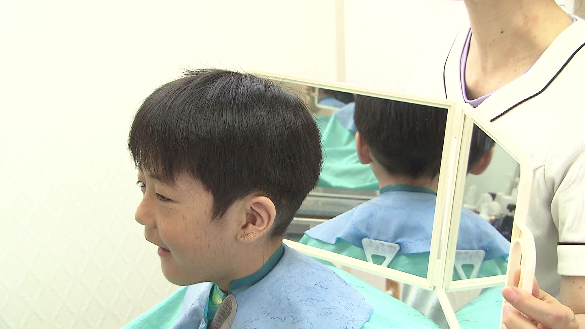 半年ぶりの散髪で髪が短くなった楓也くん