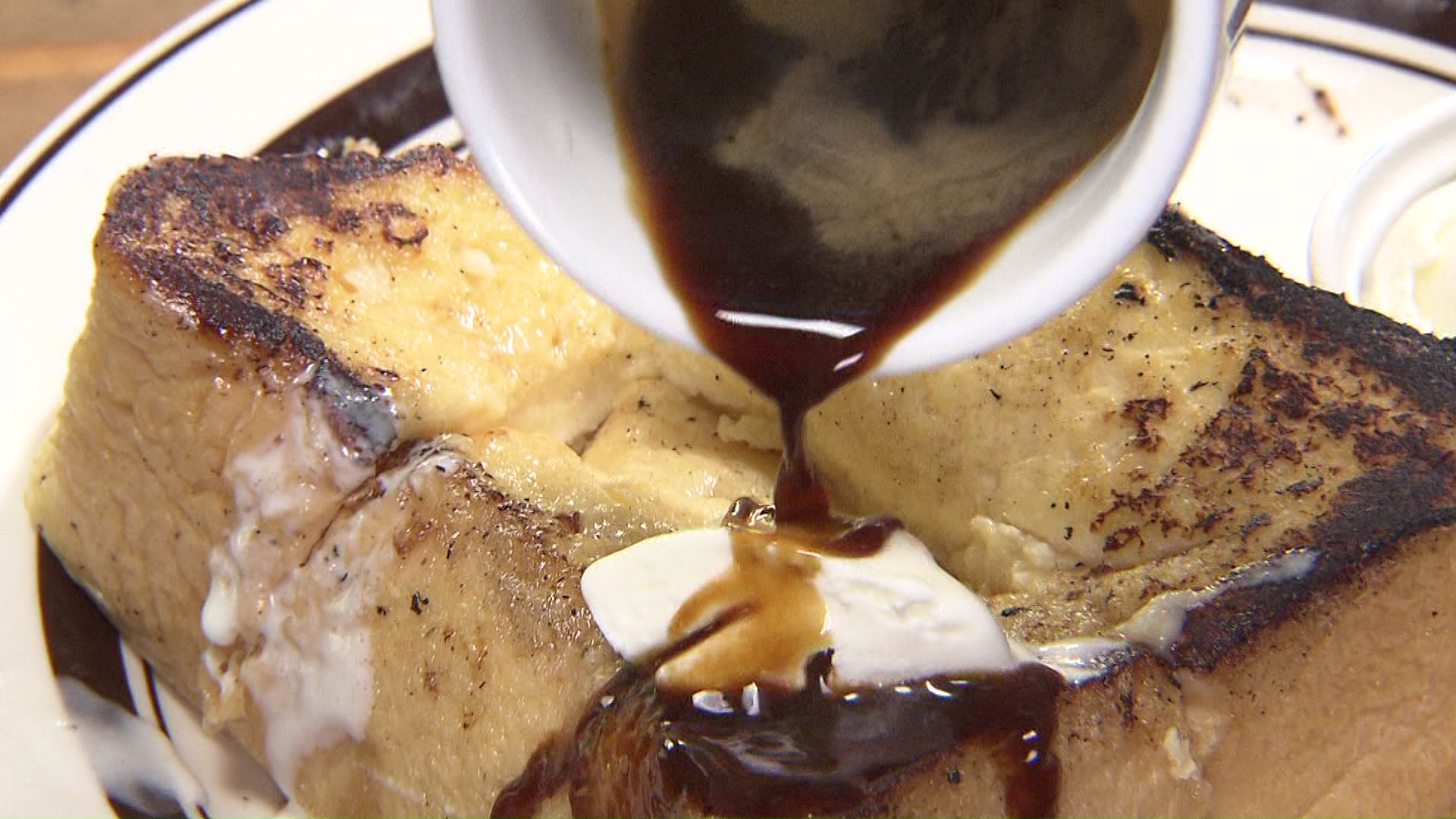 お好みでバニラアイスとエスプレッソを