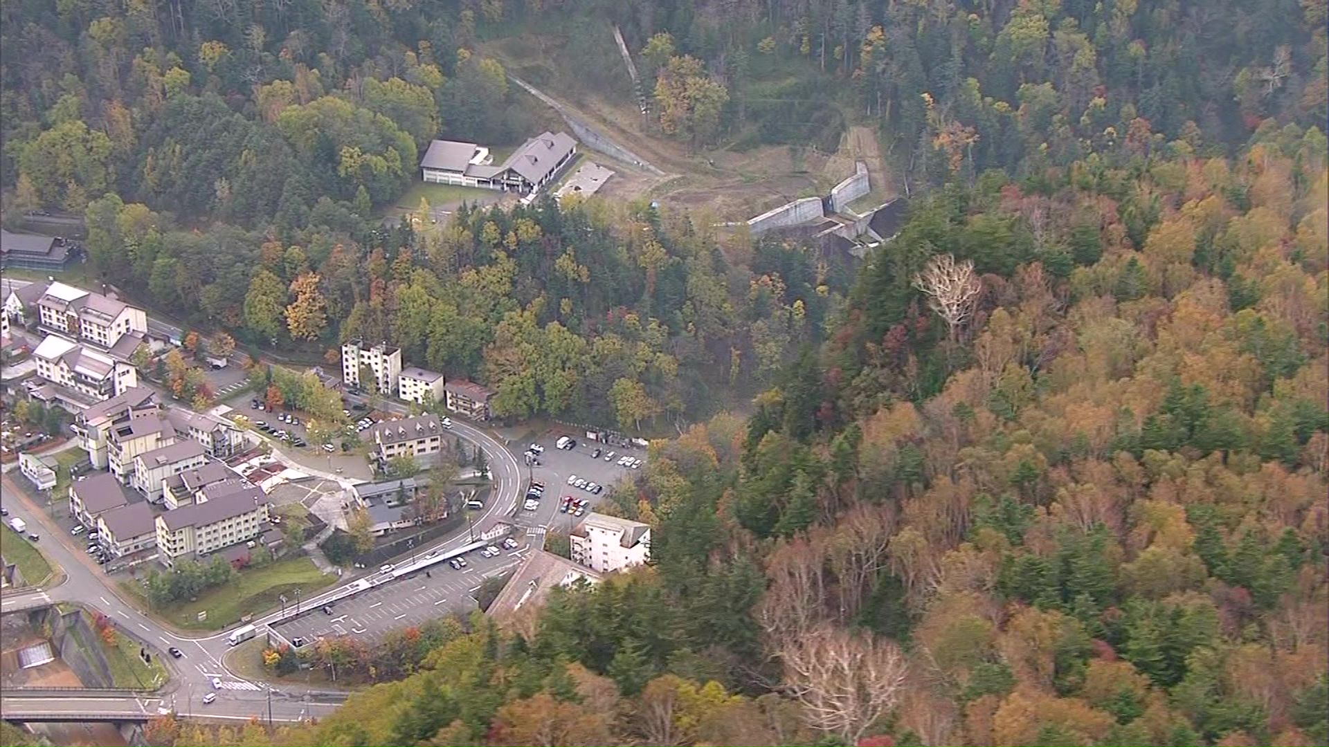 層雲峡でダケカンバやイタヤカエデなどが黄色やオレンジに